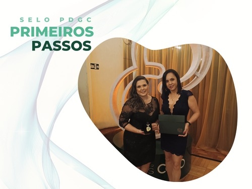 COOPSEV RECEBE SELO DO PDGC DURANTE EVENTO DE CELEBRAÇÃO DAS COOPERATIVAS MINEIRAS